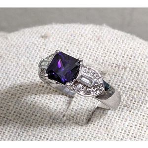 Size 8.5 Purple Stone Costume Cocktail Ring